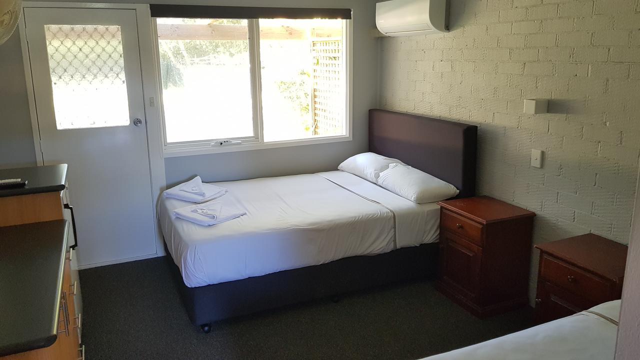 Bateau Bay Hotel מראה חיצוני תמונה